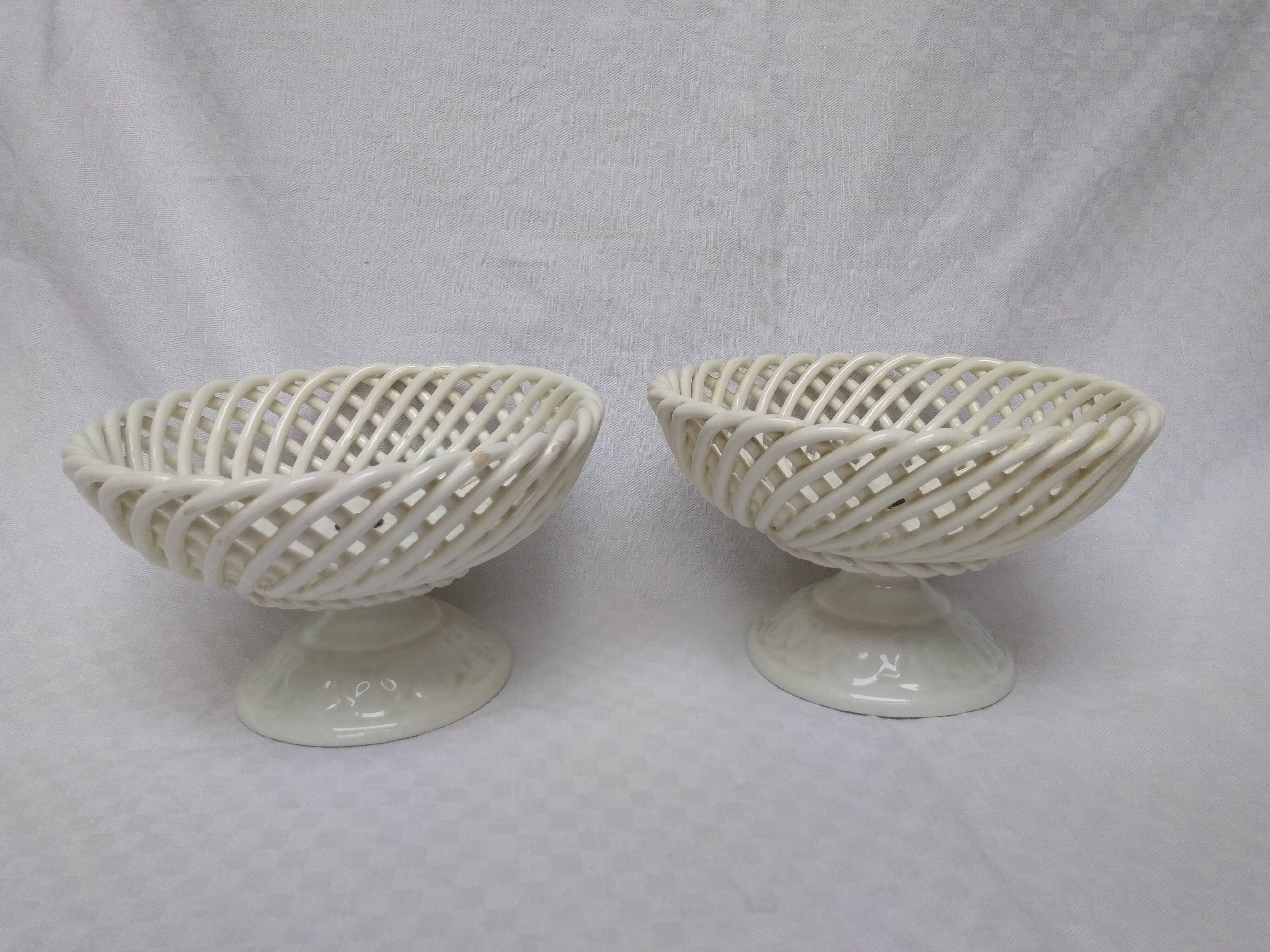 Pair of cut-on-foot in white braided earthenware
