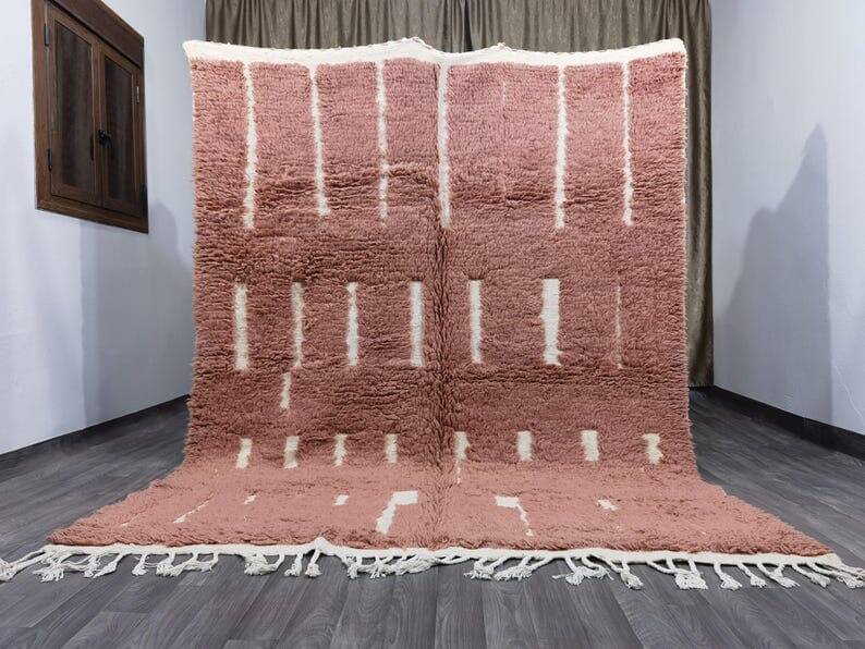 Handmade pure wool rug, traditional size 200 x 300 cm.