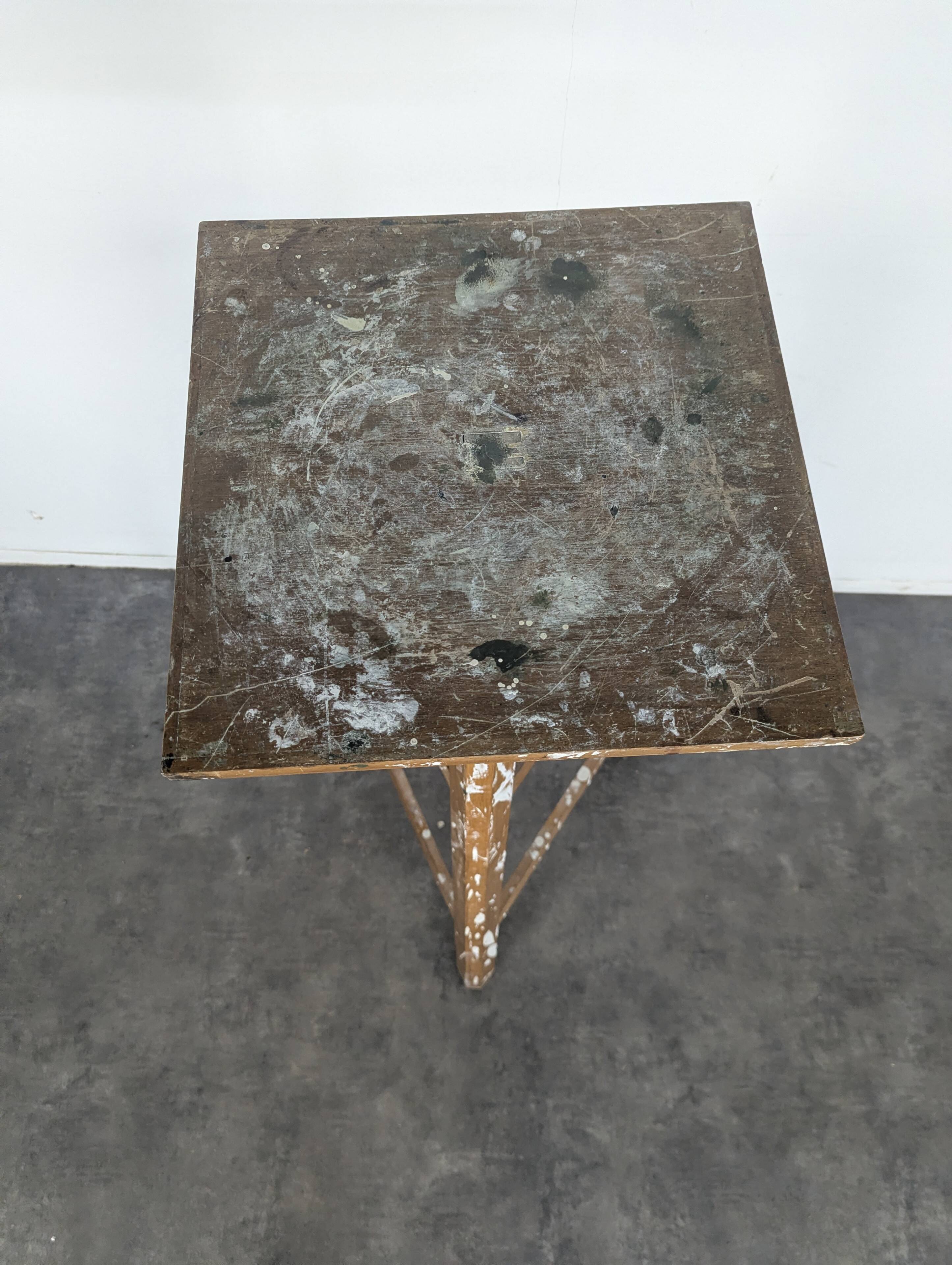 Sculptor's stool in oak, mid-20th century.