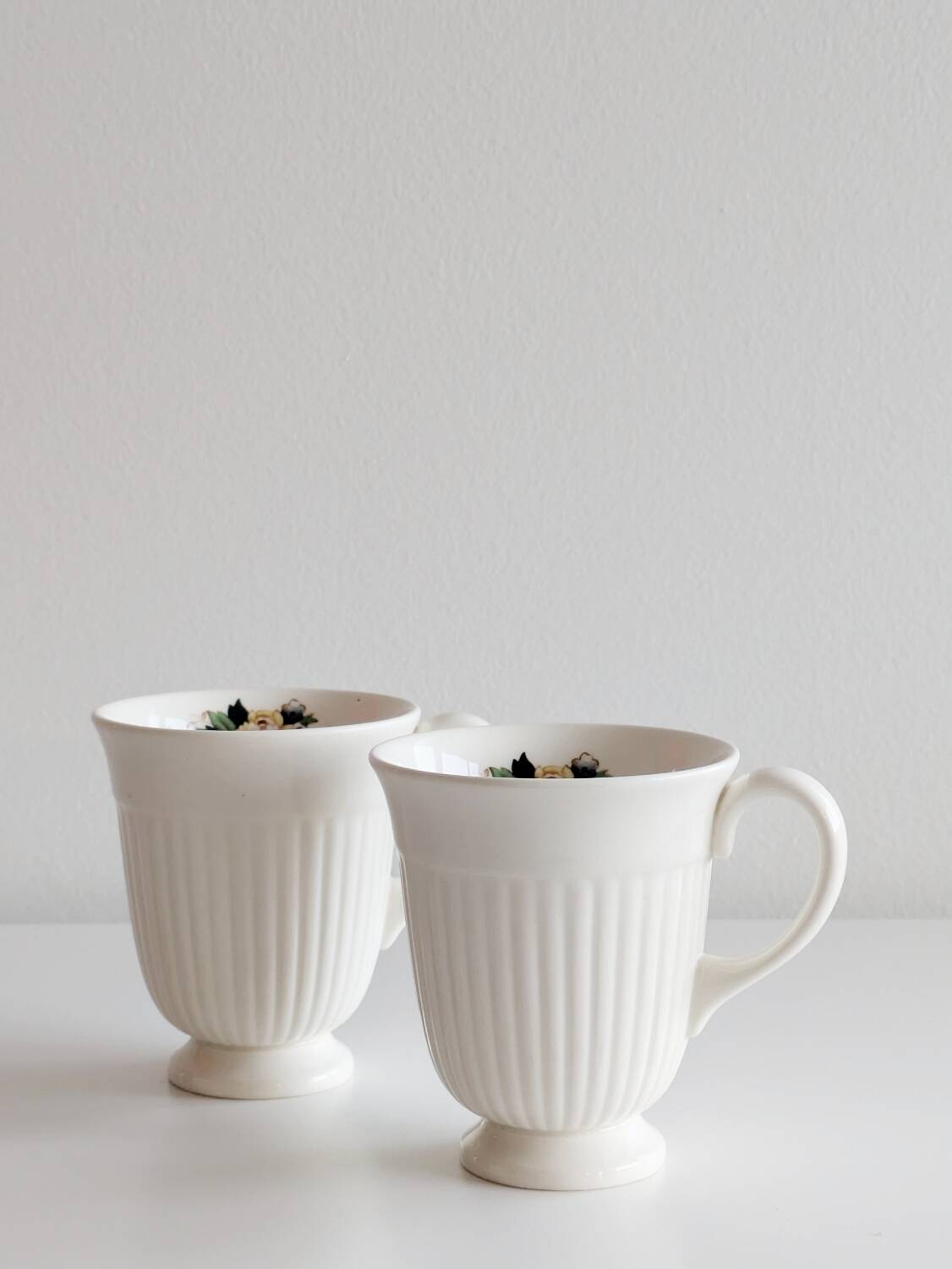 2 vintage '60 Wedgwood mugs. Conway model.