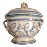 Soup tureen