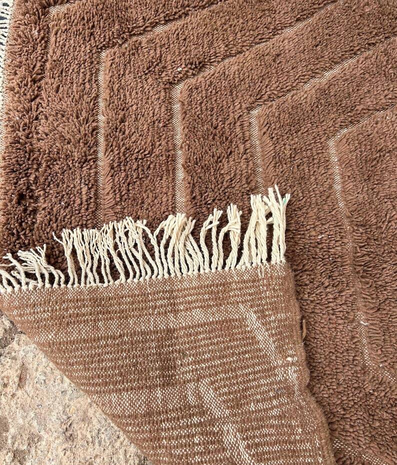 Traditional brown wool rug 250cm x 150cm