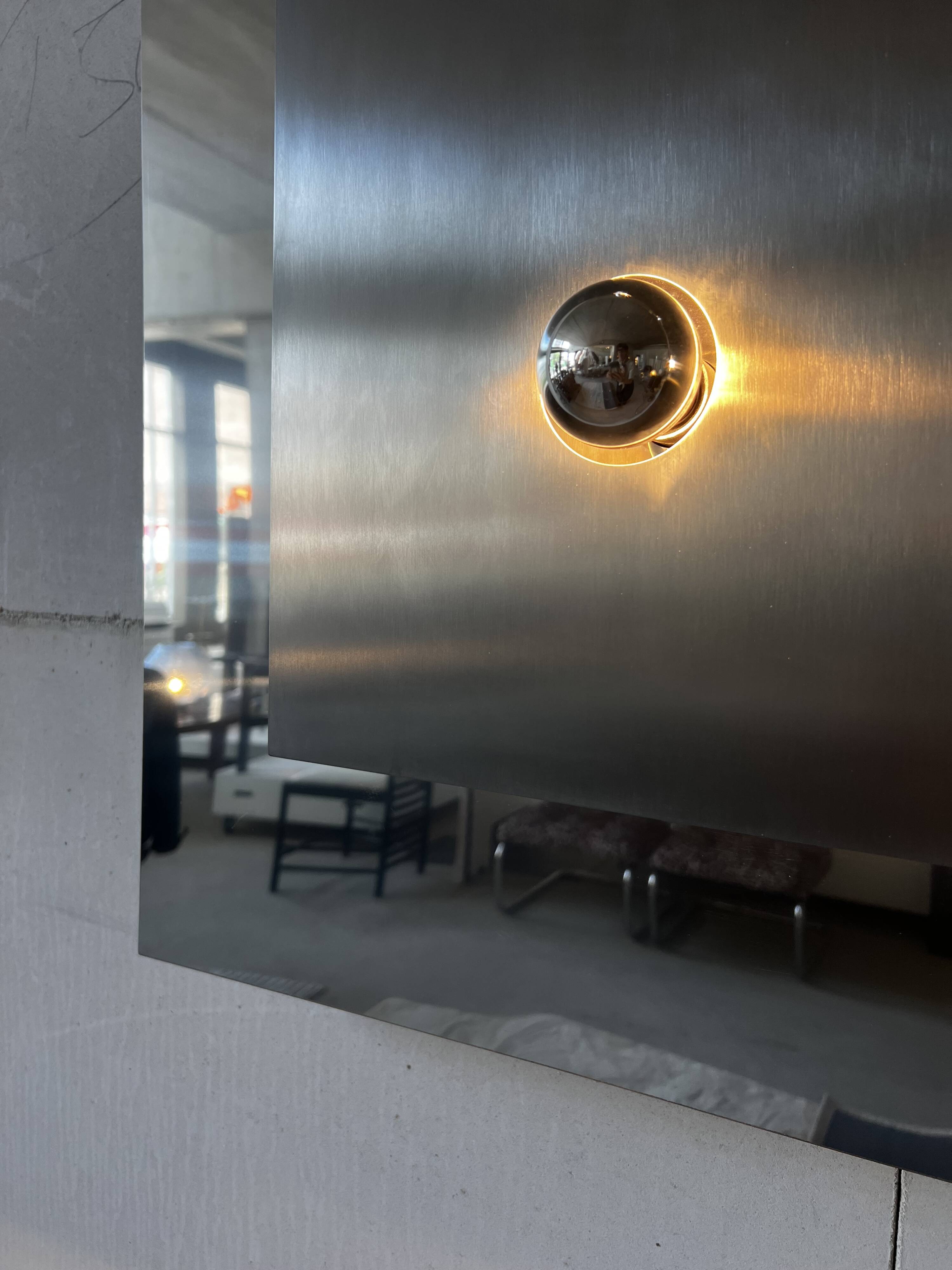 Screen wall lamp by Fabrizio Cocchia and Gianfranco Fini for New Lamp