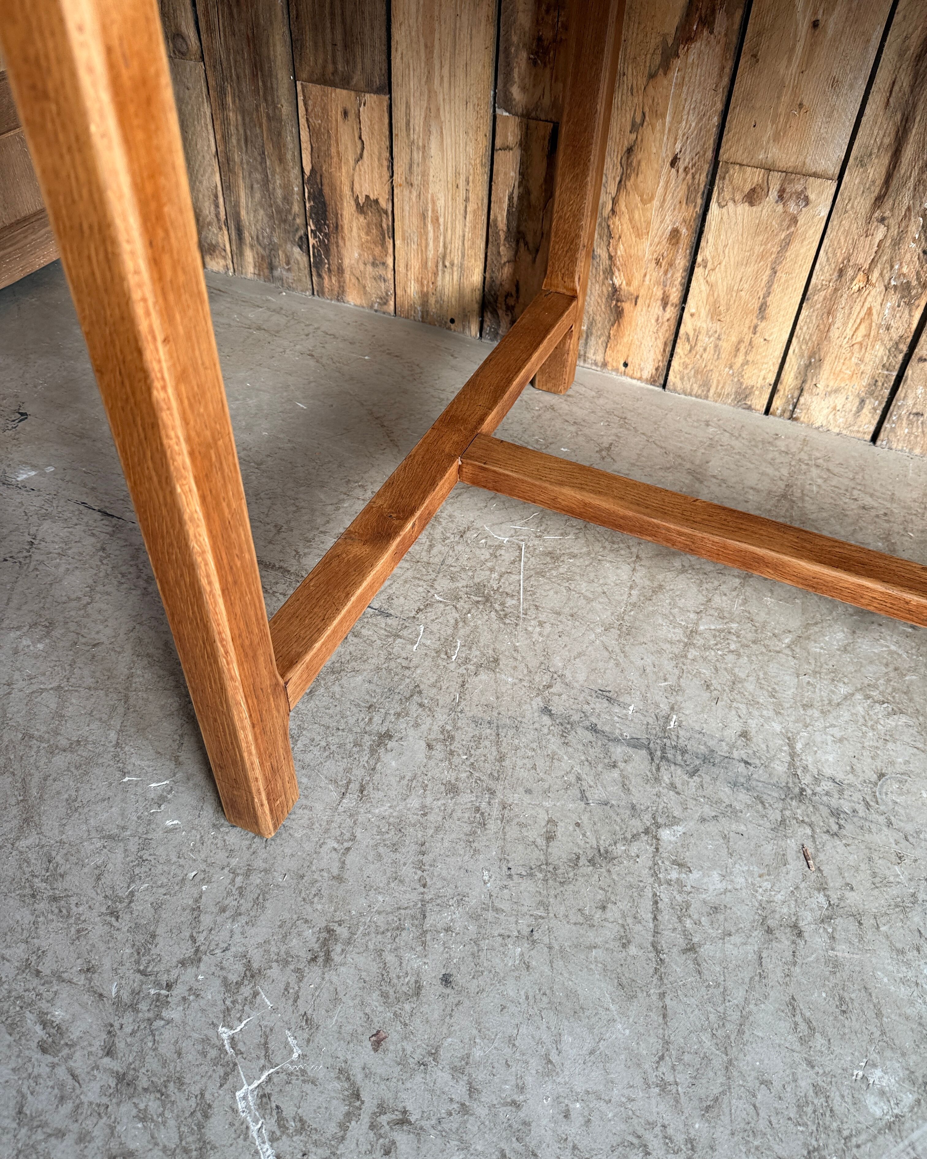 Vintage oak desk from the 1950s (renovated)