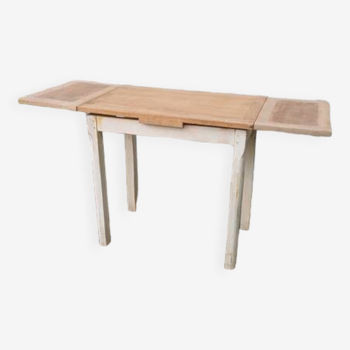 Extendable table, extendable table
