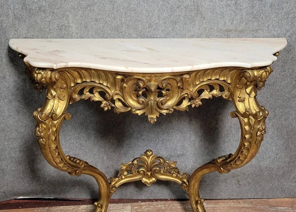 Louis XV style Venetian curved console in gilded wood circa 1900