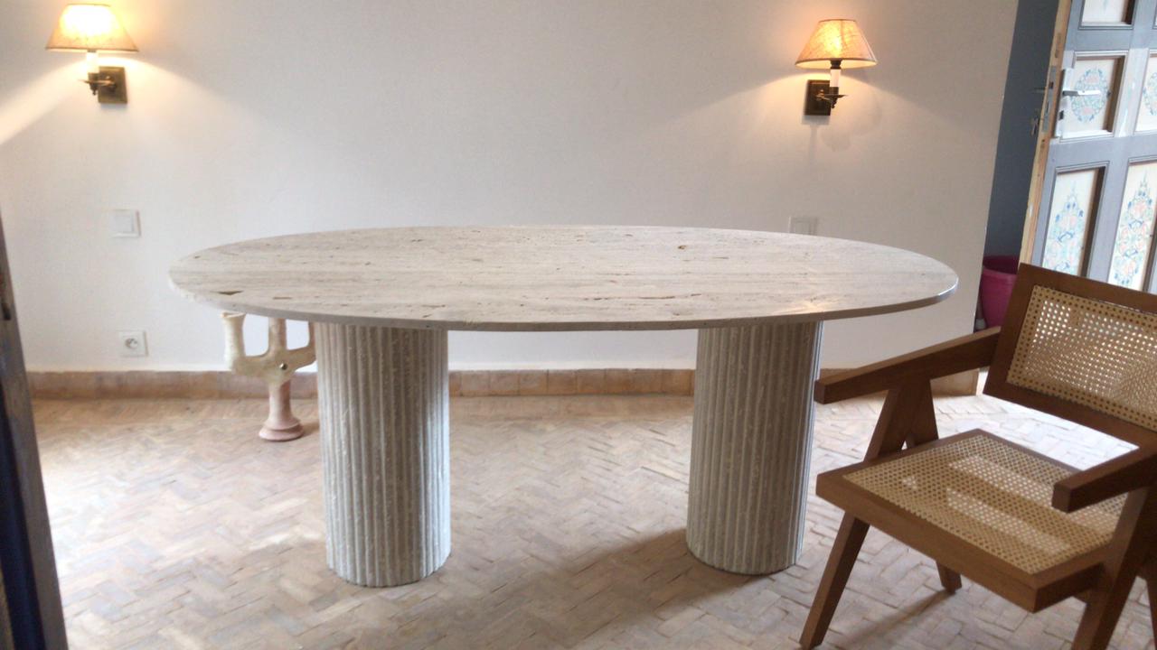 Table à manger Calypso ovale travertin naturel, pied strié 200x100