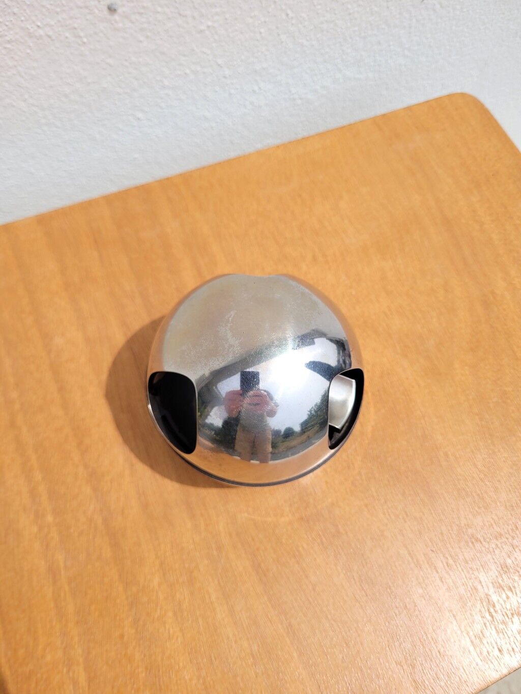 Cendrier boule en inox vintage années 70