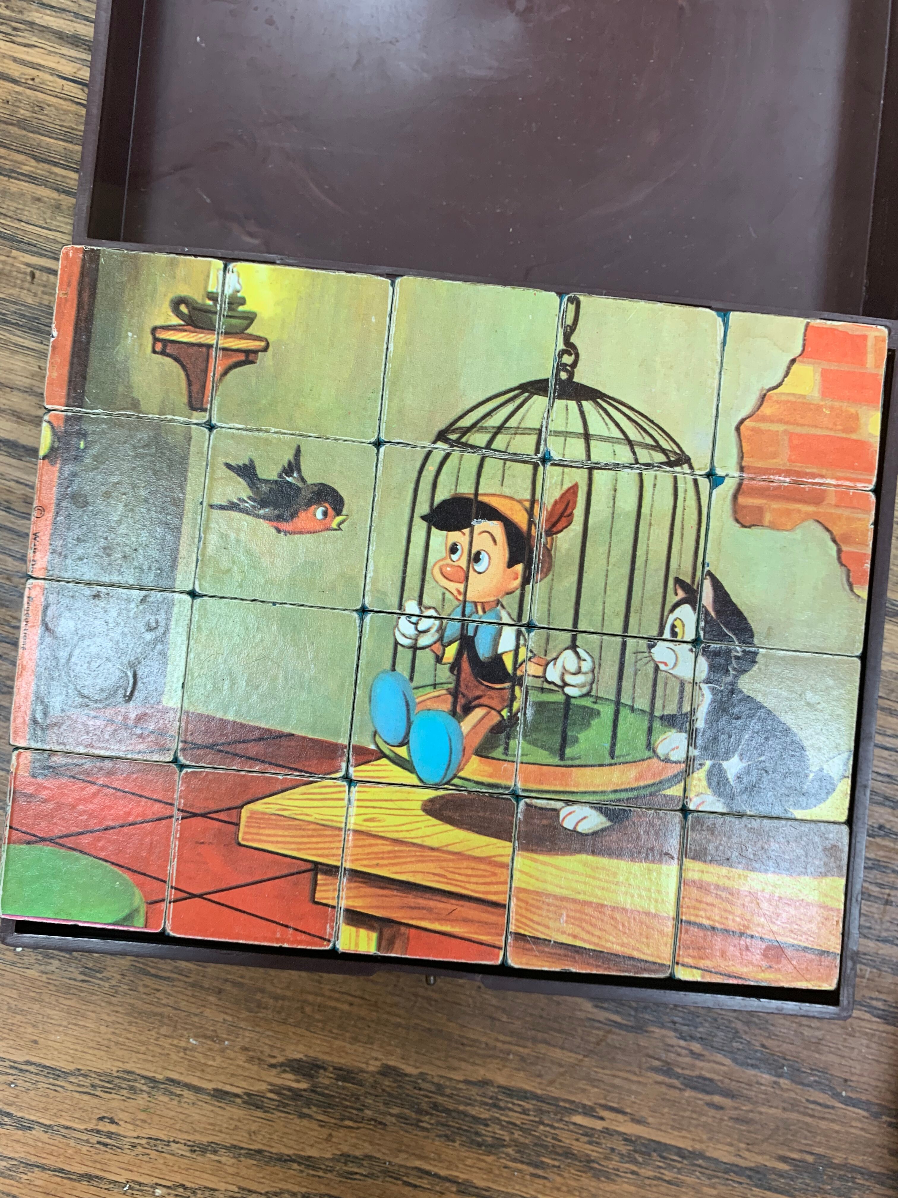 Old cube game , Walt Disney