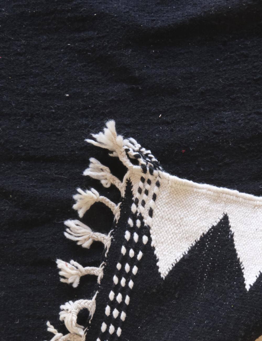 Minimalist Black Kilim Rug - 282 x 171 cm
