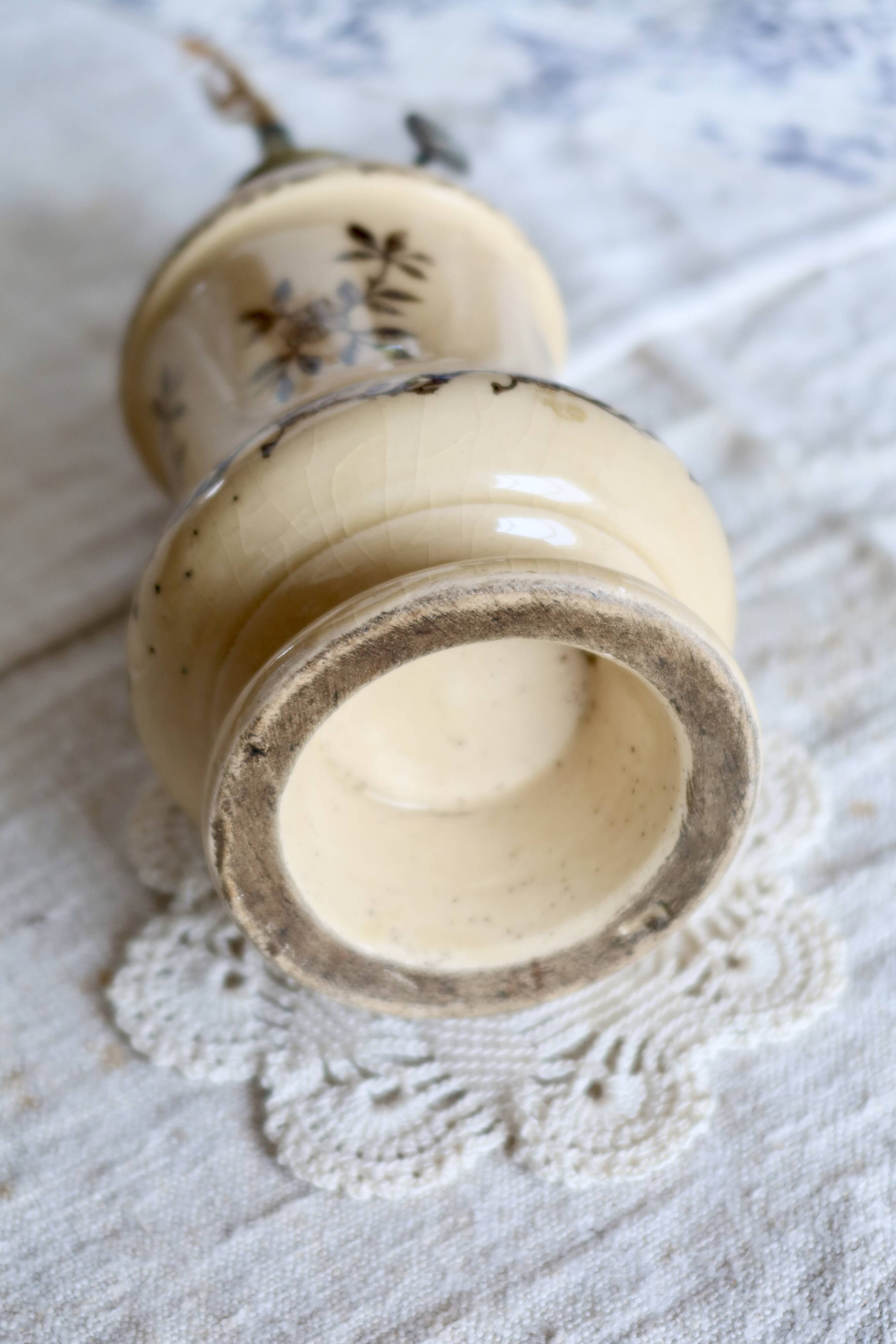 Vintage beige earthenware oil lamp base - Brown floral pattern - Col