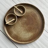 Serving plate and its 2 small sauce boats.