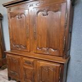 Important buffet deux corps époque Louis XV en chêne massif