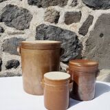 Trio de pots en grès avec couvercles