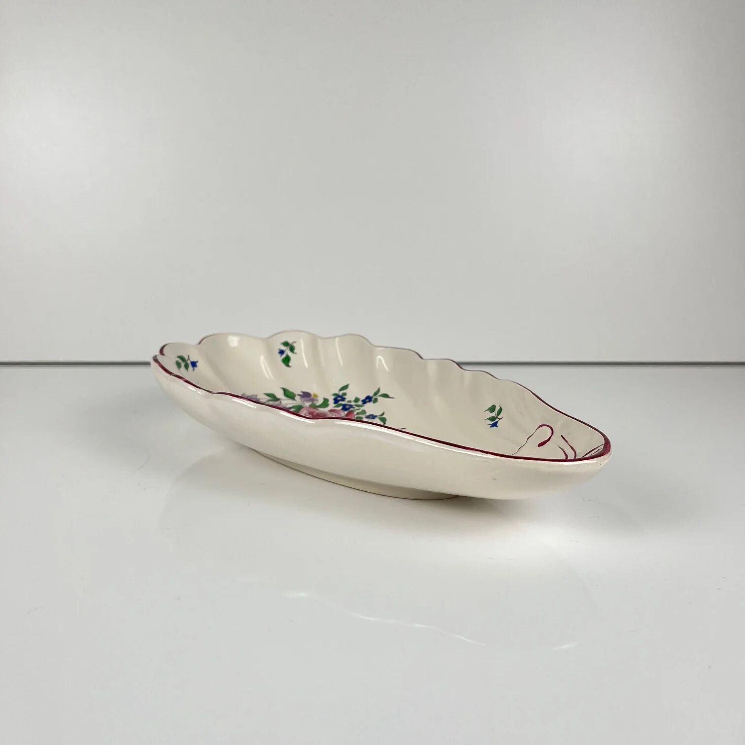 Ravier shell KG Lunéville, model "Réverbère", rose pattern