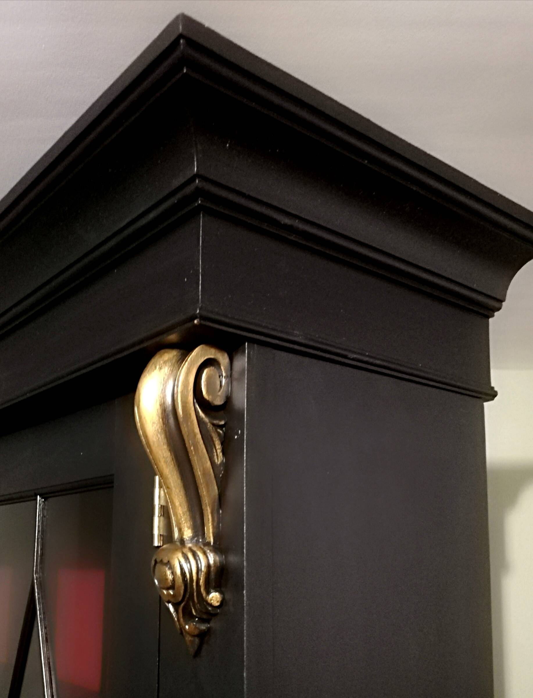 English library display case height 225cm