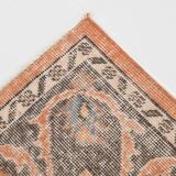 Tapis vintage orange et beige à médaillon central patiné, 157x299 Cm