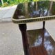 Desserte vintage palissandre double plateau doré sur roulettes 71cm