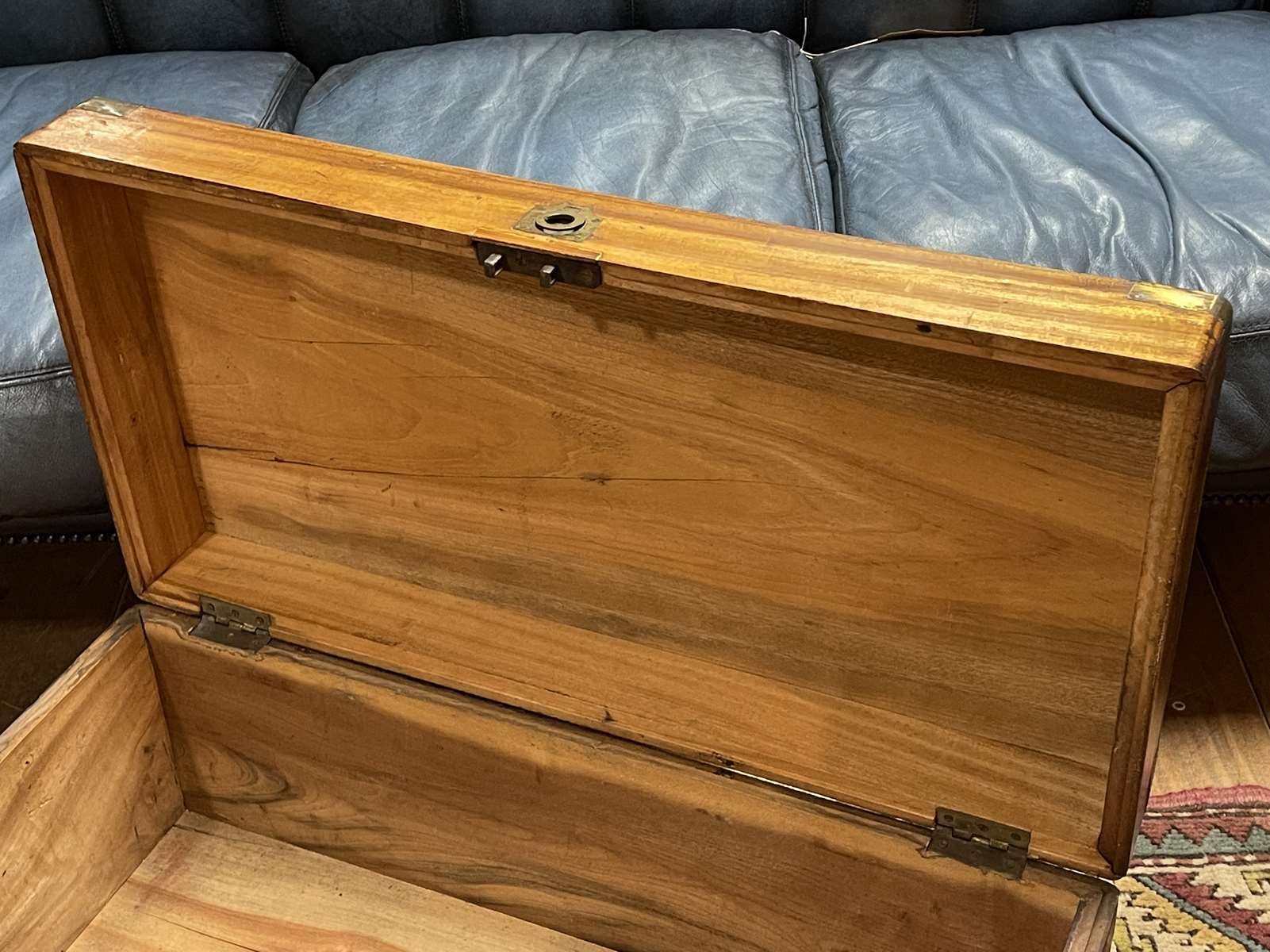 1930s English oak dressing table with beveled oval mirror