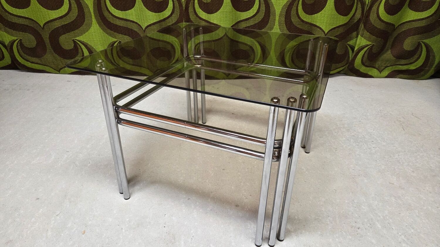 Table basse chrome verre fumé 1970"