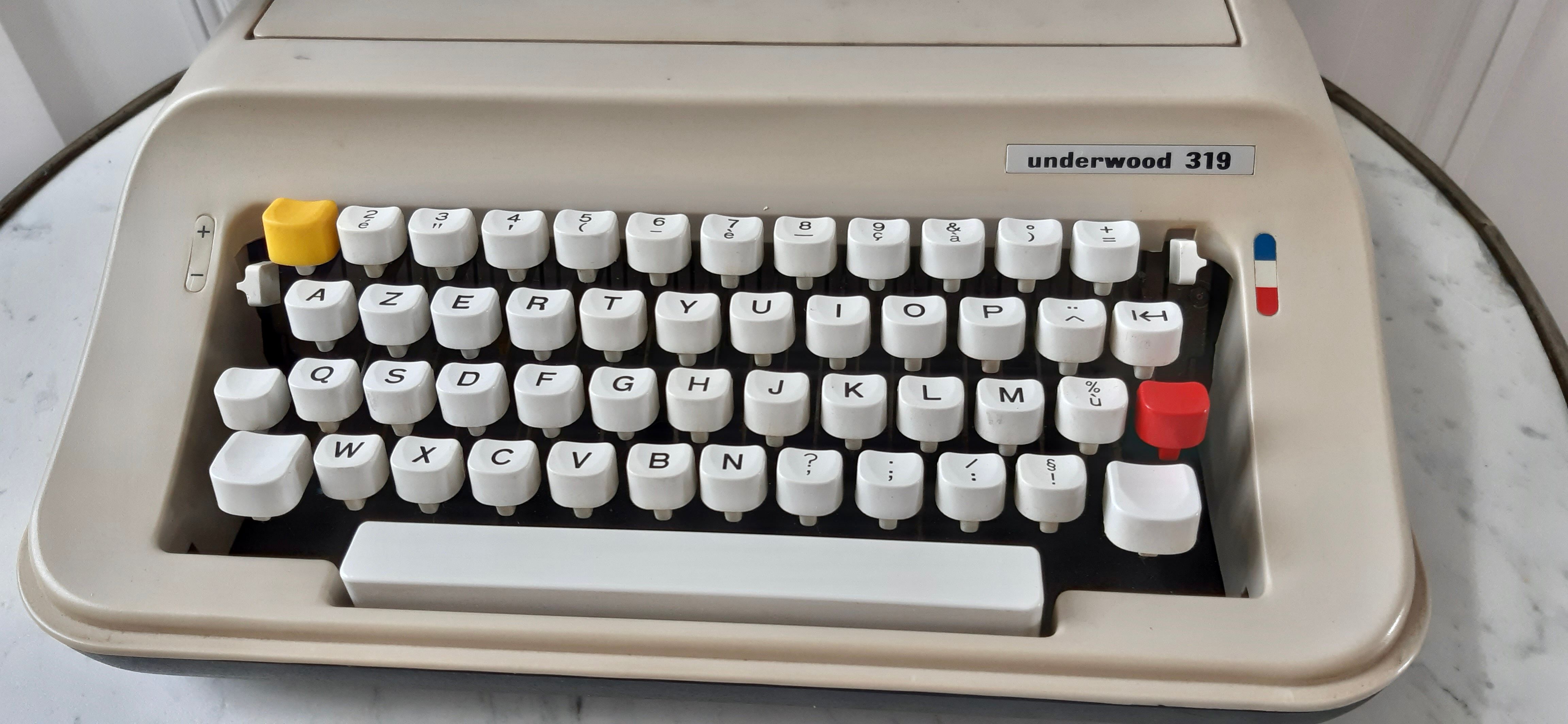 Underwood 319 typewriter