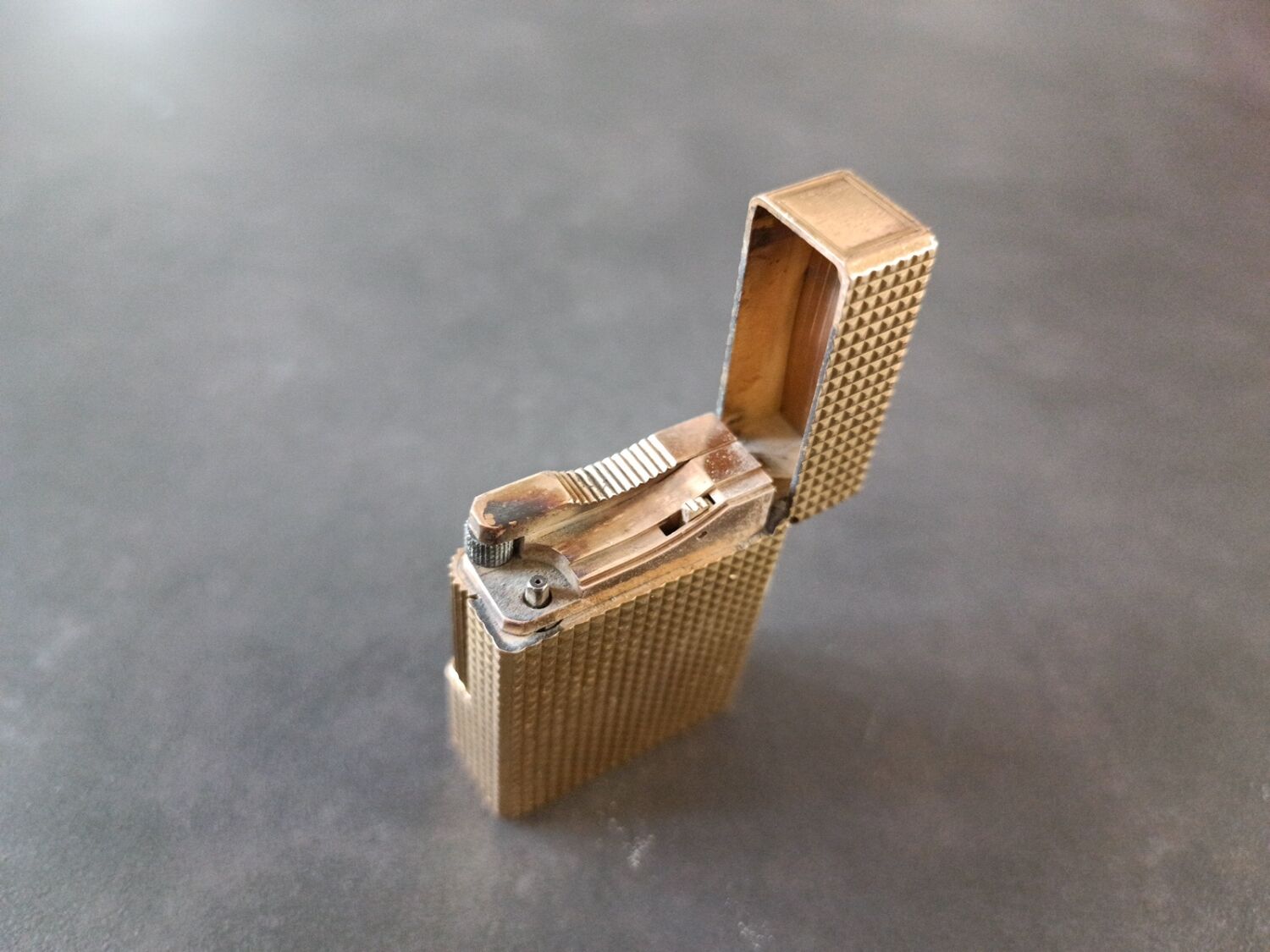 Briquet Dupont plaqué or