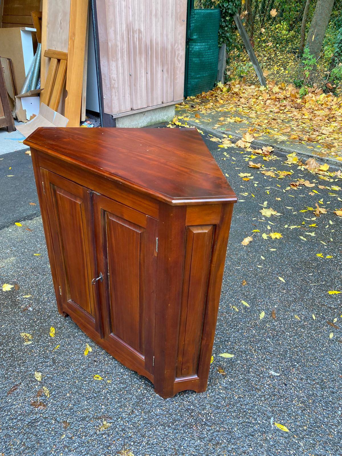 Buffet d'angle en acajou massif