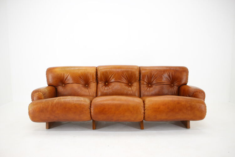 Italian armchairs and 3-seater sofa in wood and cognac leather 1970
