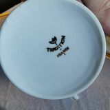 Set of 5 cups with their bowls