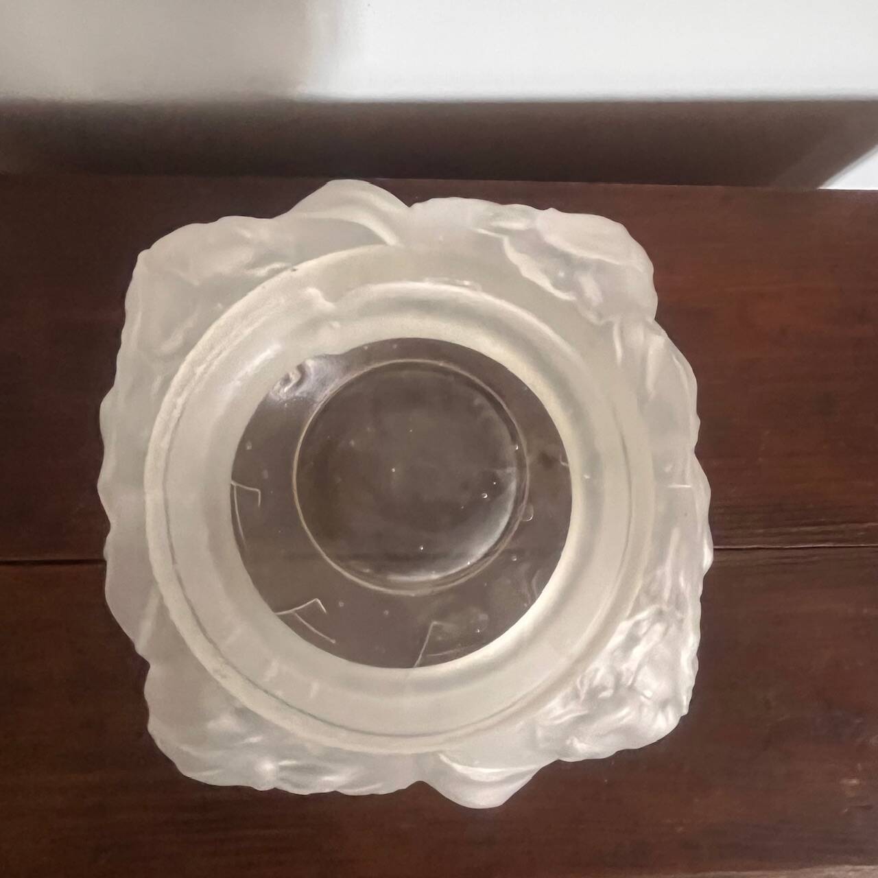 Round vase decorated with tulips