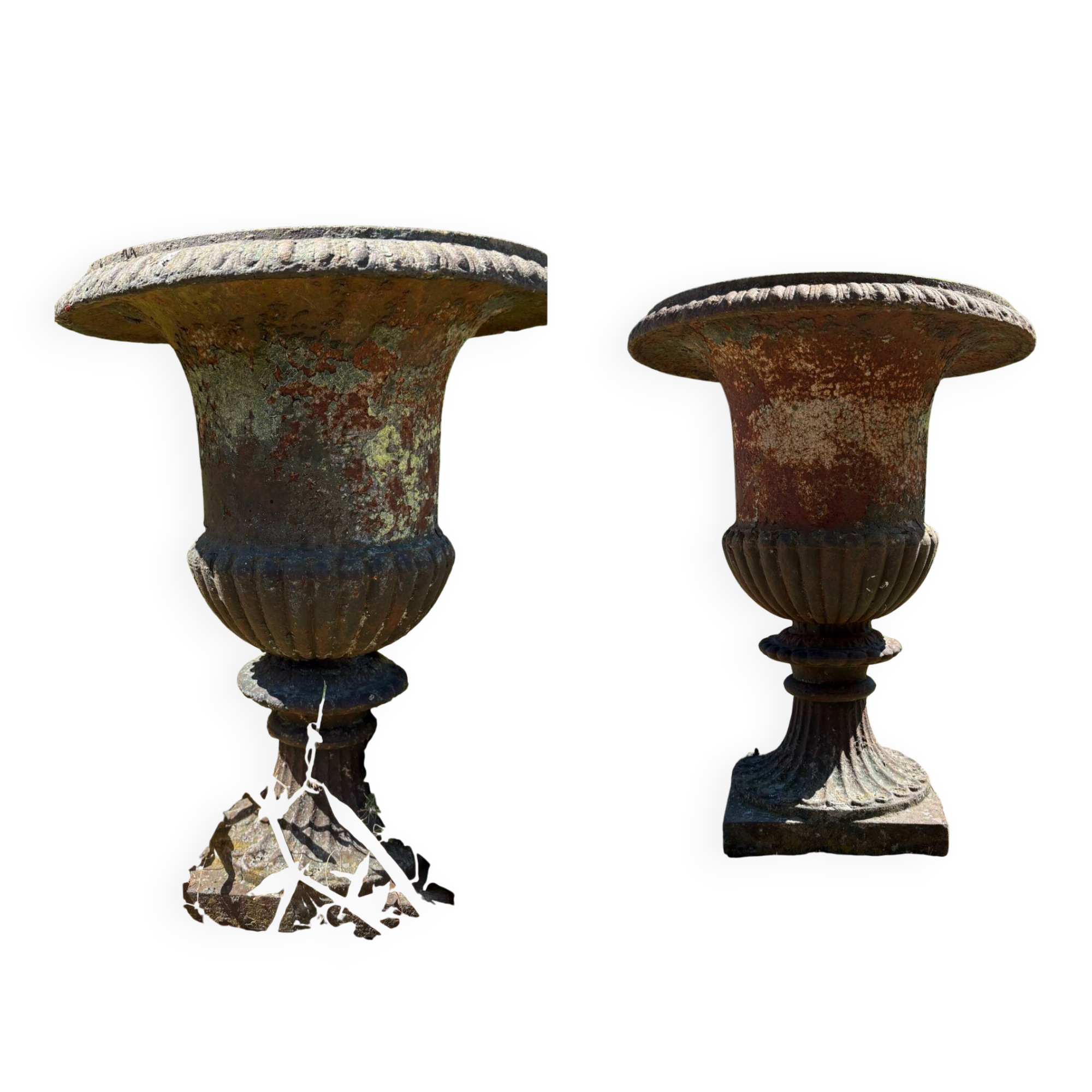 Pair of Médicis vases in cast iron