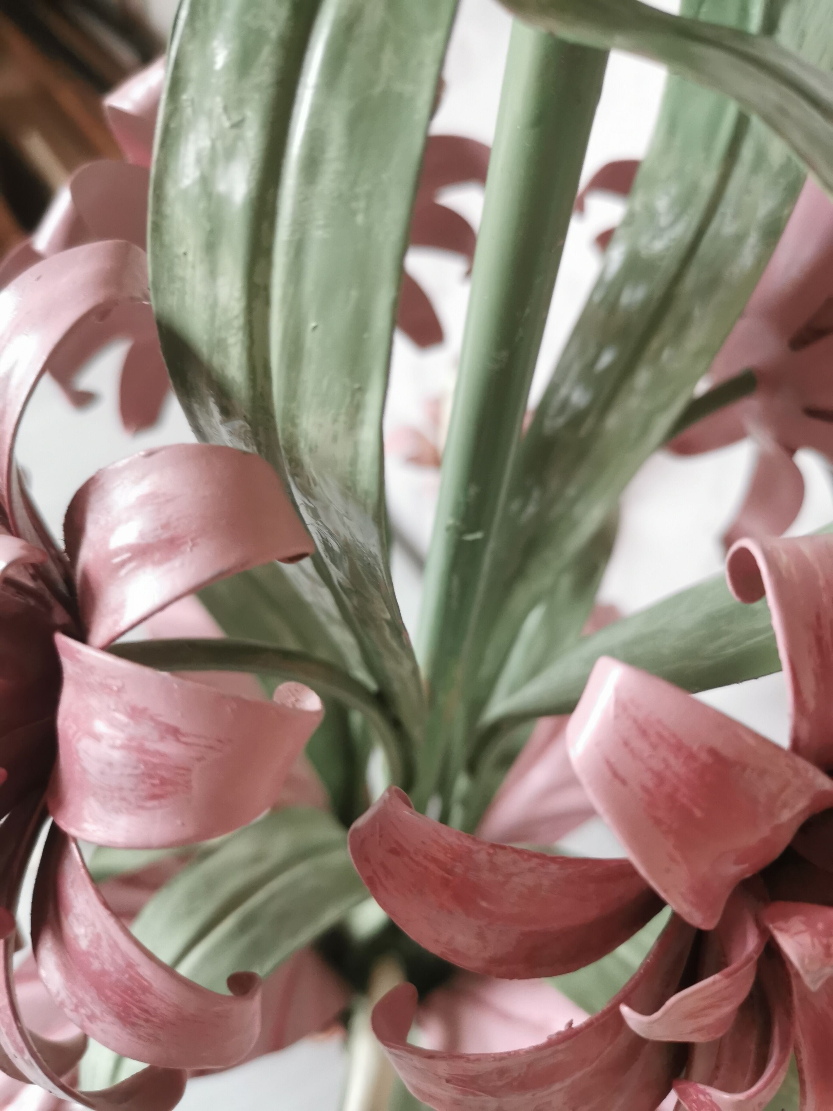 Lustre iron and painted sheet flowers camellias