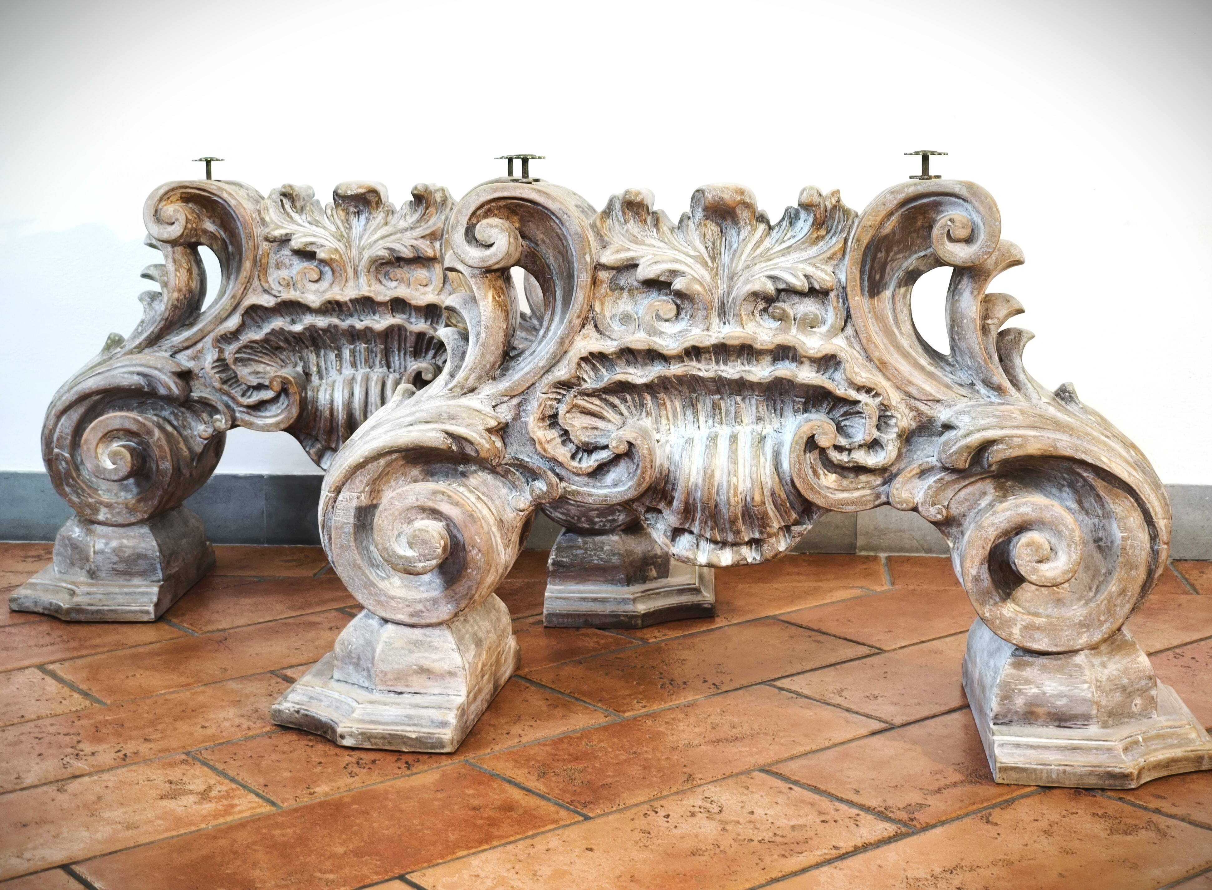 Paire de bases architecturales sculptées à la main, Italie, fin XIXe – débu