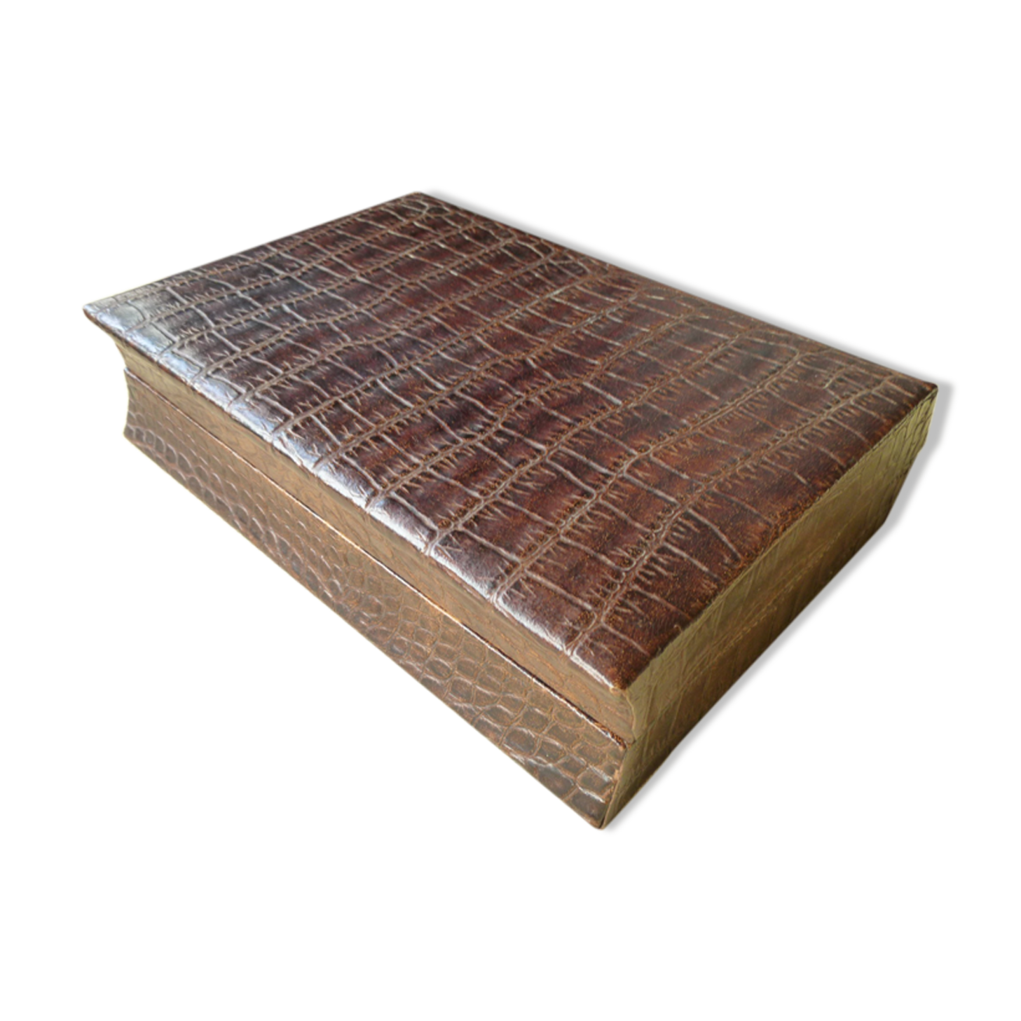 Box, wooden cigarette box covered with synthetic leather croco way