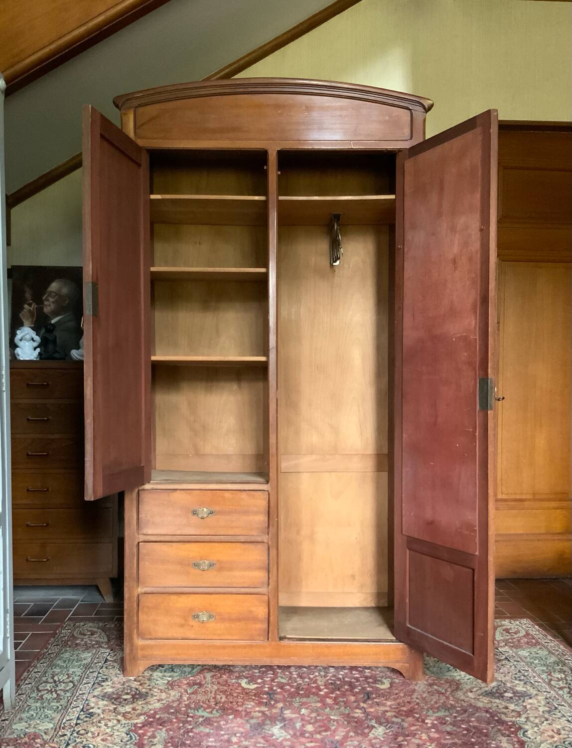 Parisian hotel wardrobe