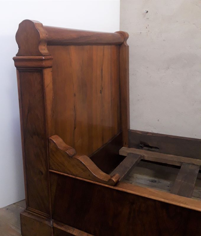 Louis philippe bed in walnut