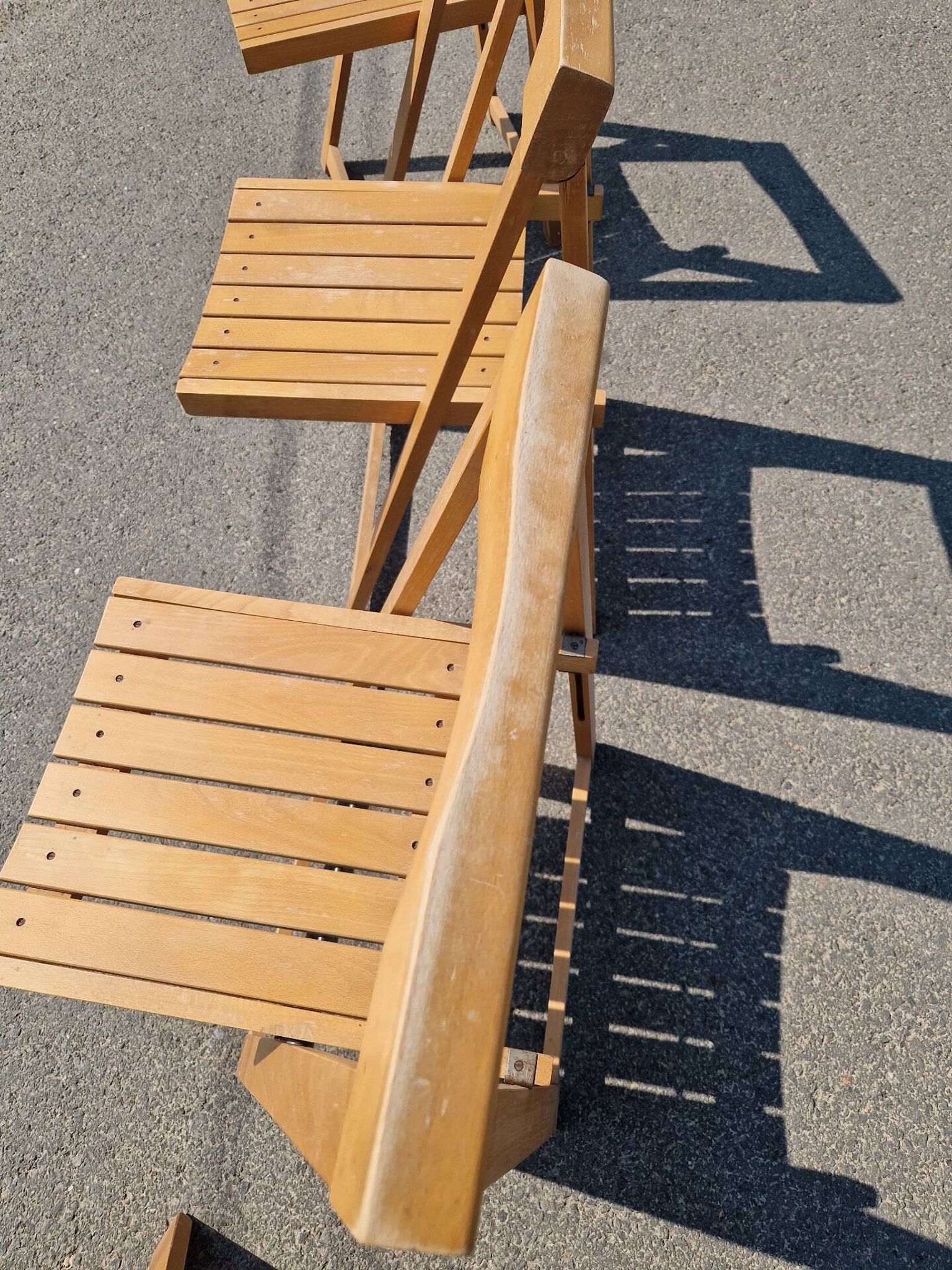 4 chaises pliantes par Aldo Jacober