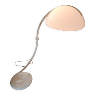 Lampadaire Serpente blanc et beige Martinelli Luce années 60