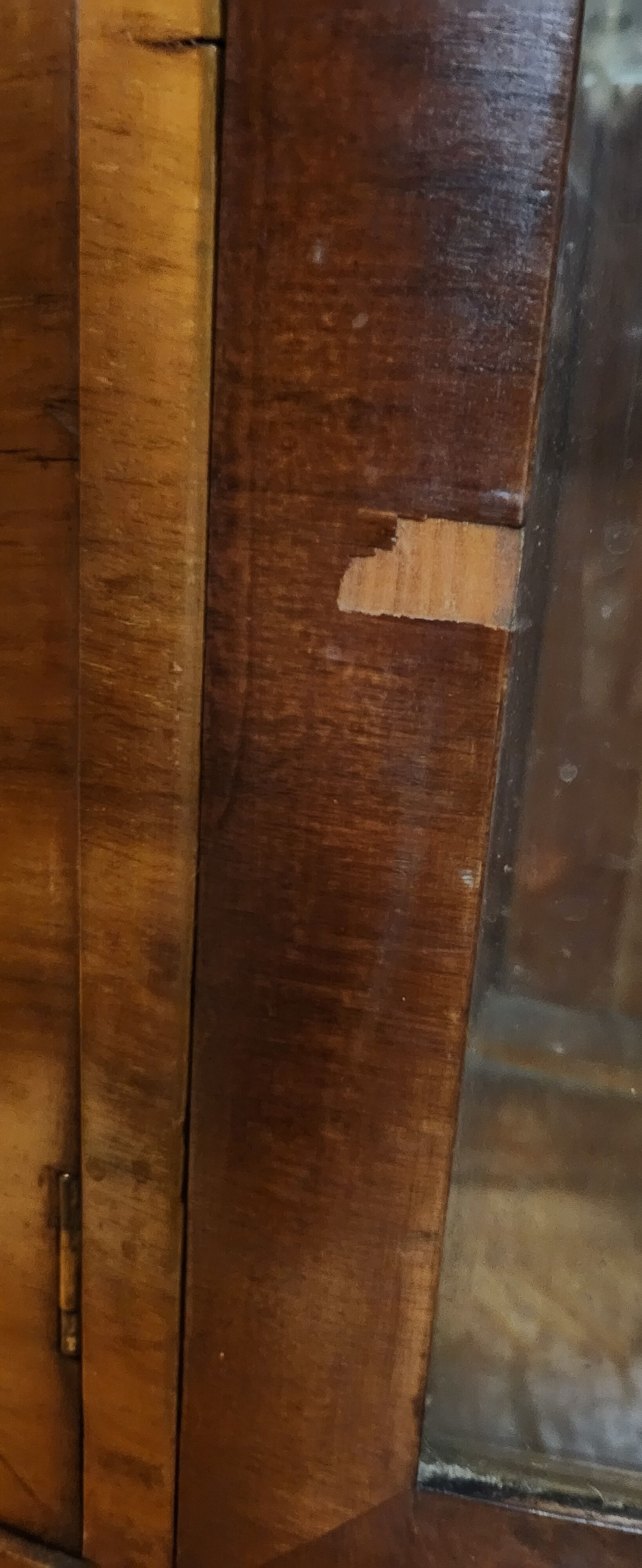 Art deco showcase bar furniture in rosewood veneer. 1930s.