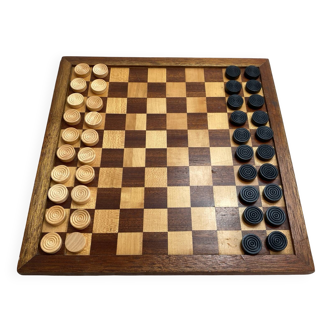 Wooden draughts game