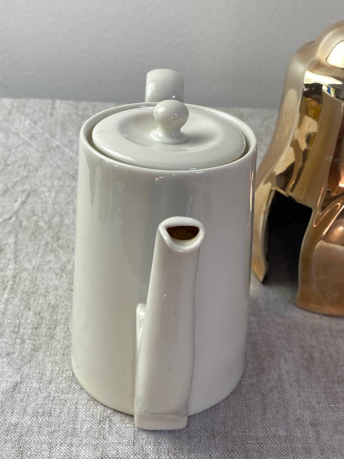 HKE porcelain thermal teapot