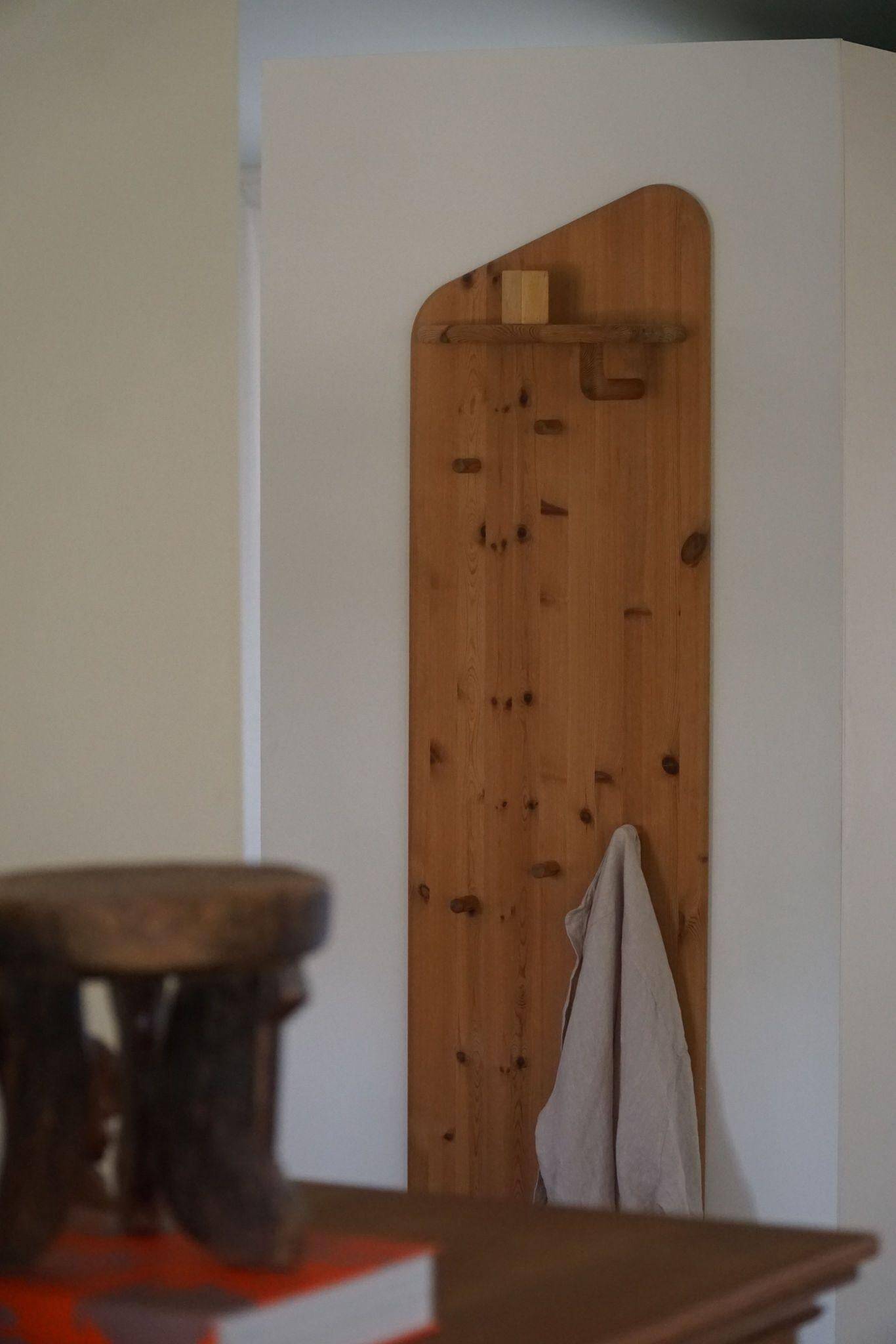 Sculptural wall-mounted coat rack in solid pine, Danish modern, 1980s.
