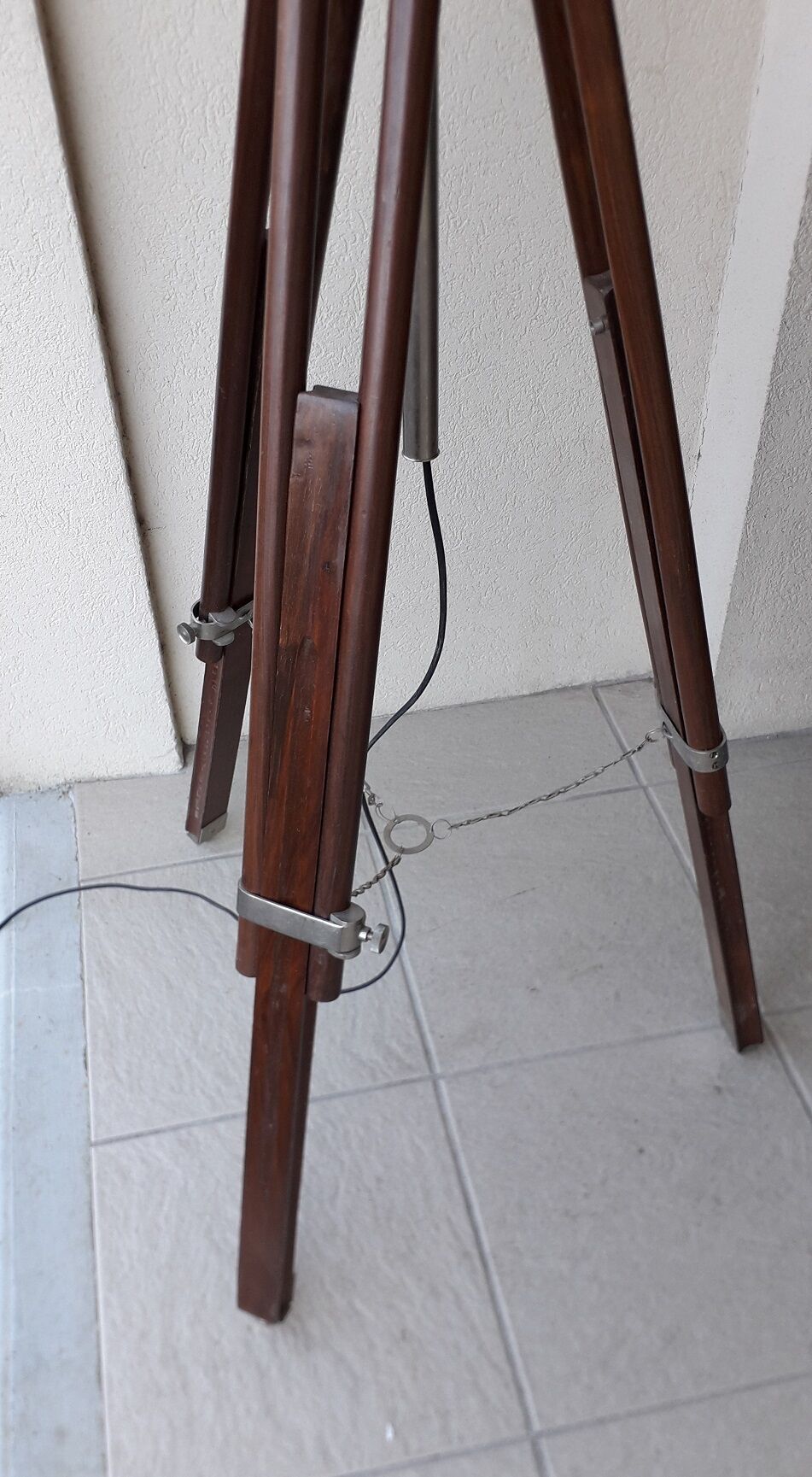 Pied de lampadaire bois