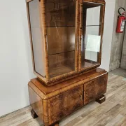 French Art Decò display cabinet from the 1940s in walnut