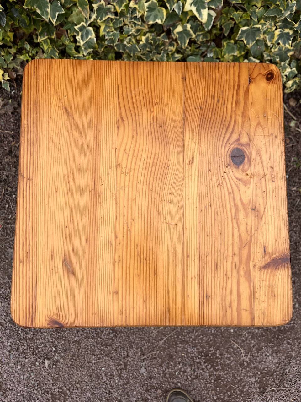 Square high stool in pine