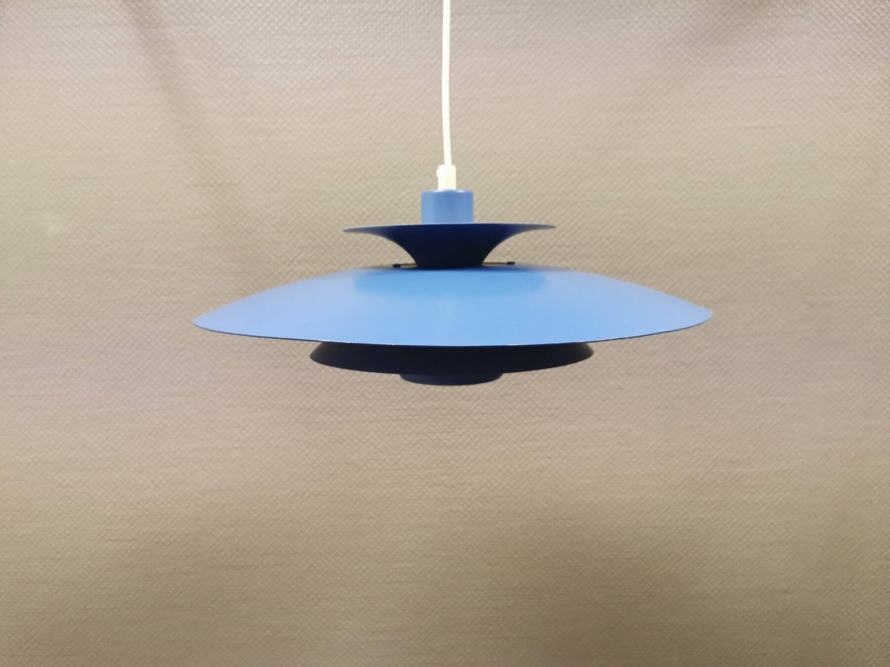 Hanging lamp from danish jeka, produced in the 80s, the model is called donau 3095-p.