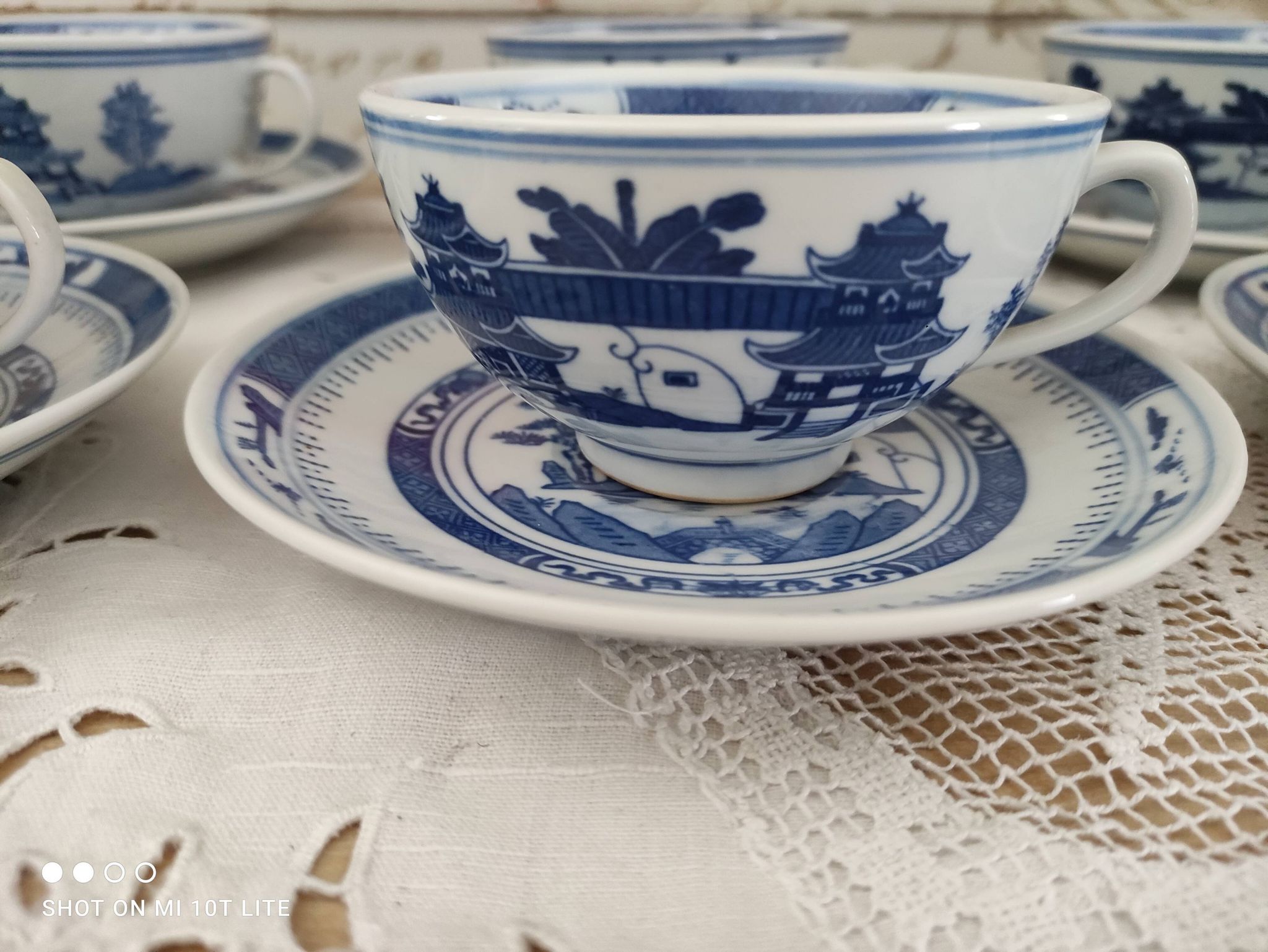 Set of 8 tea cups and sub-cups décor blue Asian landscape