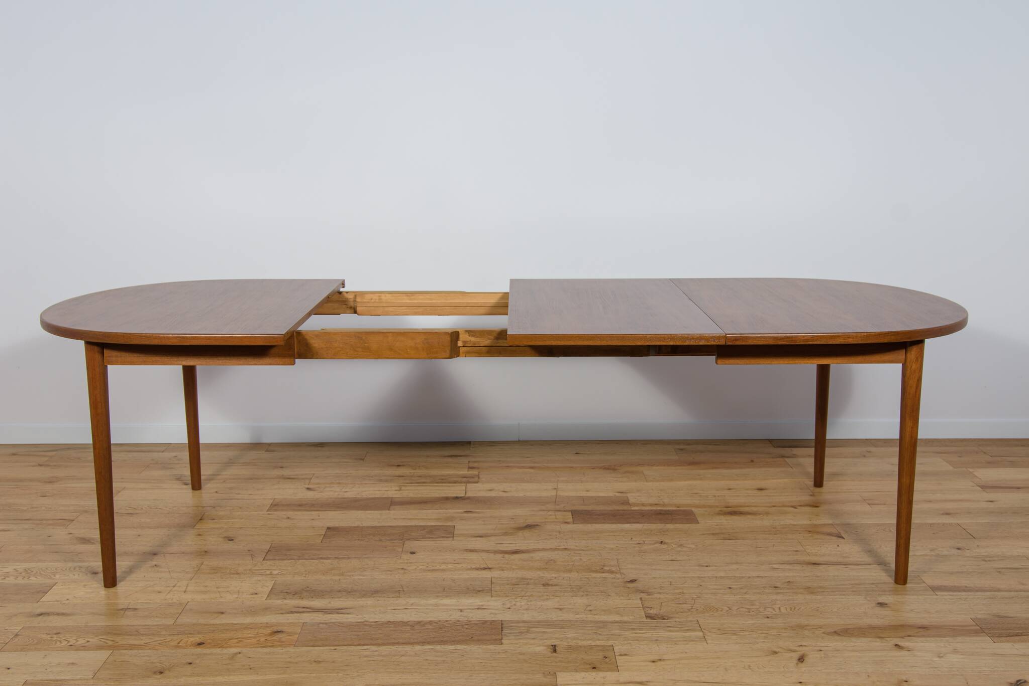 Table à manger en teck par Nils Jonsson Hugo Troeds, Suède, 1960s