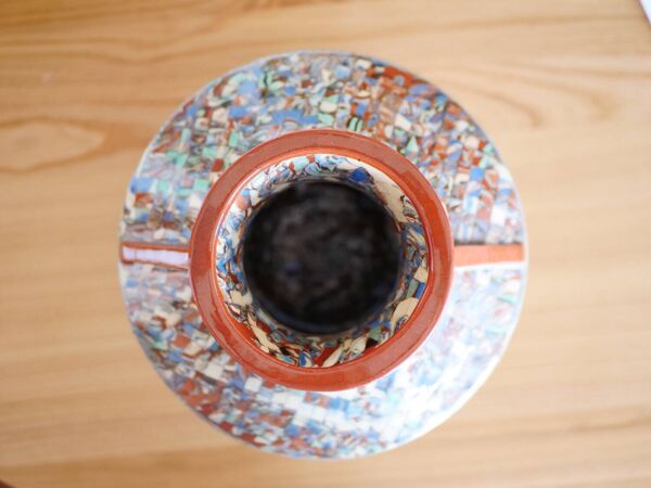 Vase Gerbino en mosaïque de terres colorées