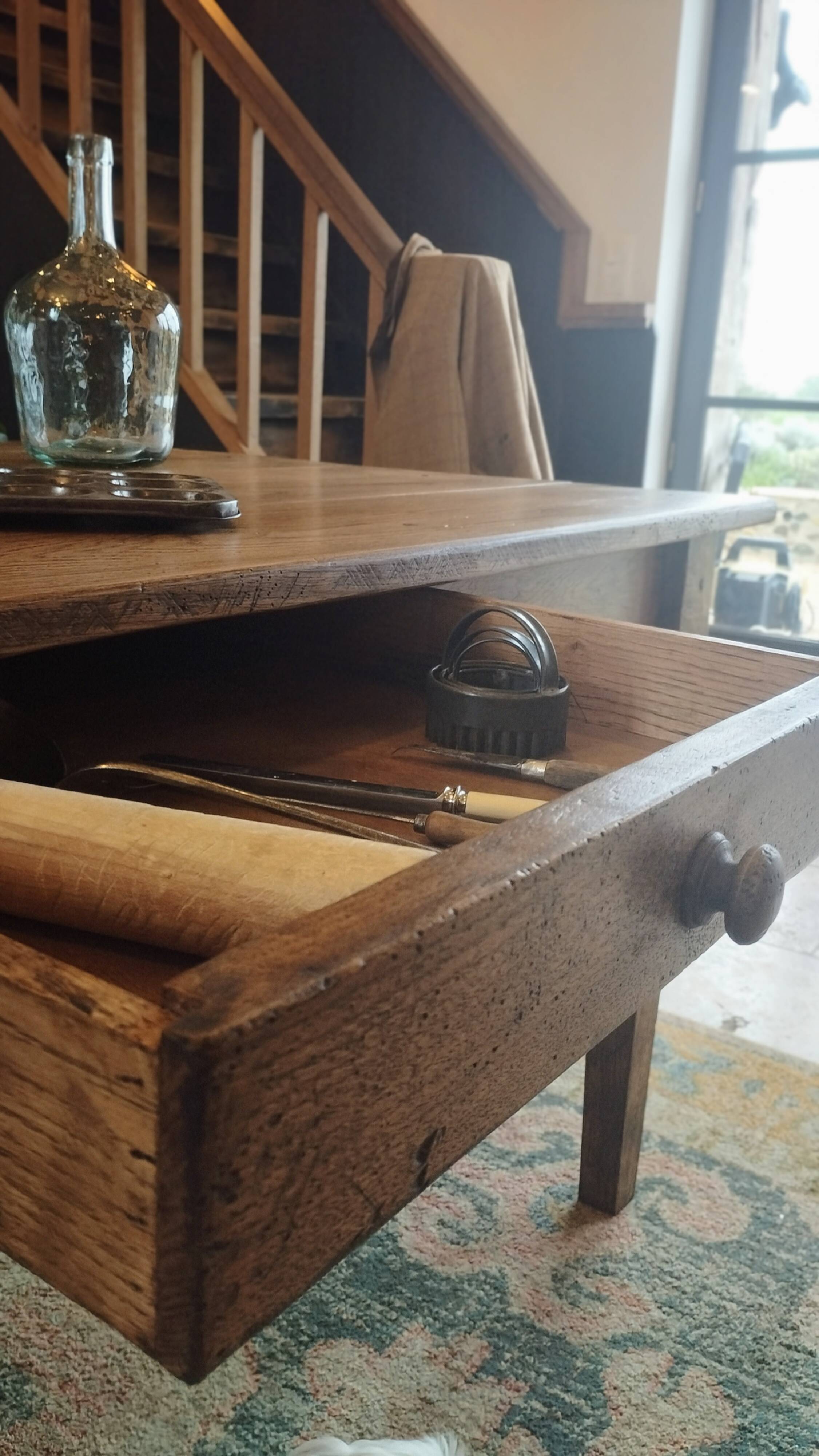 Large solid oak farmhouse table with two drawers 260 cm x 100 cm